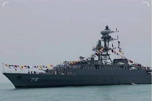 الجیش الإیراتی سیطلق العوامة "زاکروس" ایرانیة الصنع فی المیاه قریبا

