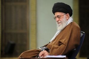 قائد الثورة یؤکد على مضافعة الدقة والجهود والابداع فی الصعید الاعلامی

