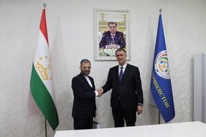 إیران وطاجیکستان تؤکدان على تنفیذ المذکرات الجمرکیة بین البلدین

