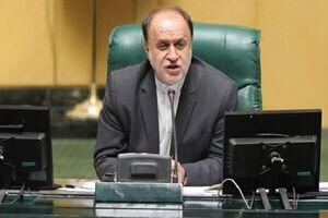 حاجی بابائی: یجب أن نقف فی وجه مطالب أمریکا المفرطة
