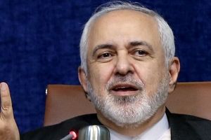 ظریف: علینا فک أغلال وسلاسل أمریکا من قدمی السیاسة الخارجیة الإیرانیة

