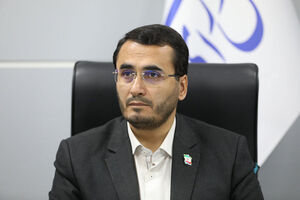 متفکر آزاد: مضیق هرمز لن یخرج من السیطرة الإیرانیة