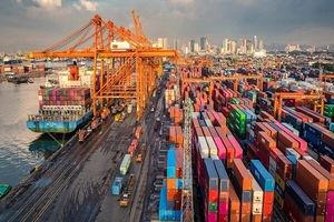 إیران تحقق زیادة بنسبة 19% فی قیمة التجارة مع دول الجوار

