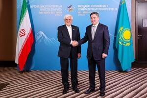 ایران وکازاخستان تدعوان للنهوض بالعلاقات الاقتصادیة والتجاریة

